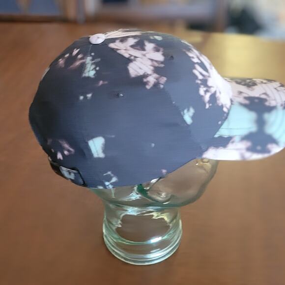 Vans Black, Bleach-Dyed Baseball Cap New, never been used Size adjustable - Picture 3 of 9